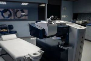 lasik technology equipment at Diagnostic eye center in Houston Texas